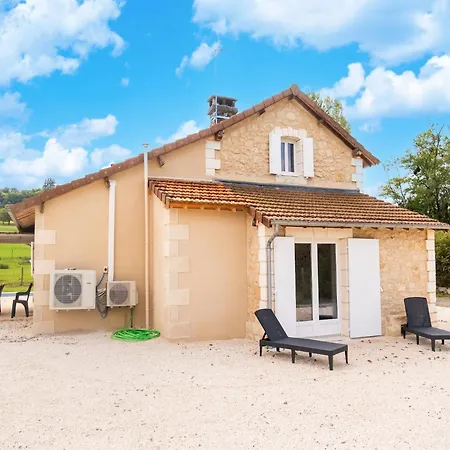 Charming With Private Pool Holiday home *