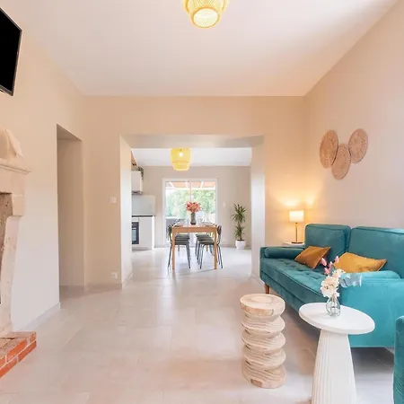 Charming With Private Pool Holiday home