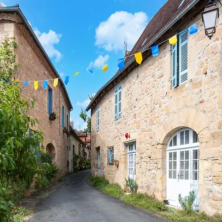 Charming With Private Pool Holiday home *