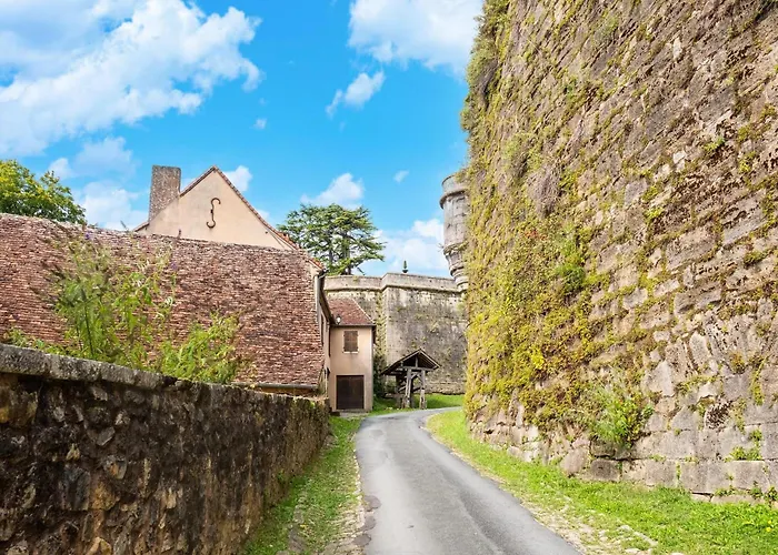 Feriehus Charming House In With Pool & Nature Hautefort