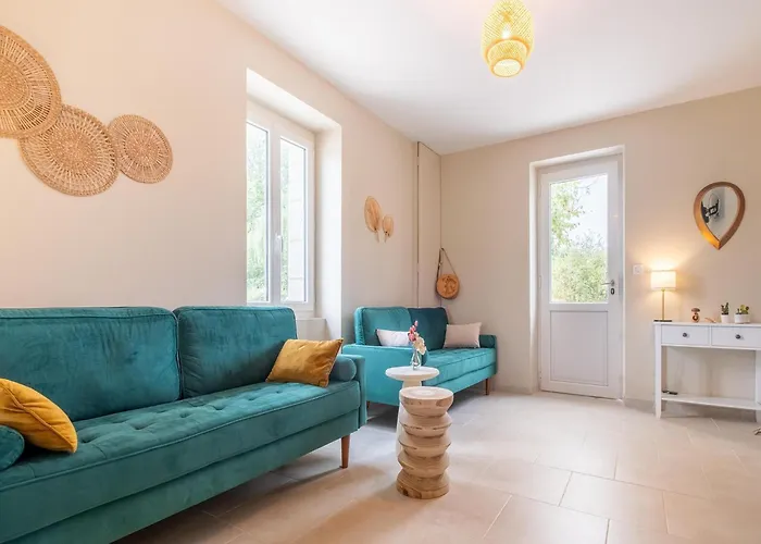 Charming House In With Pool & Nature Feriehus *