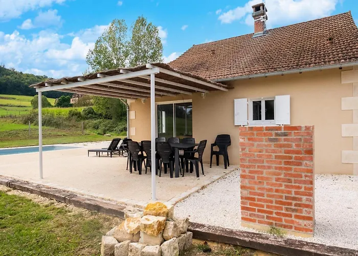 Charming House In With Pool & Nature